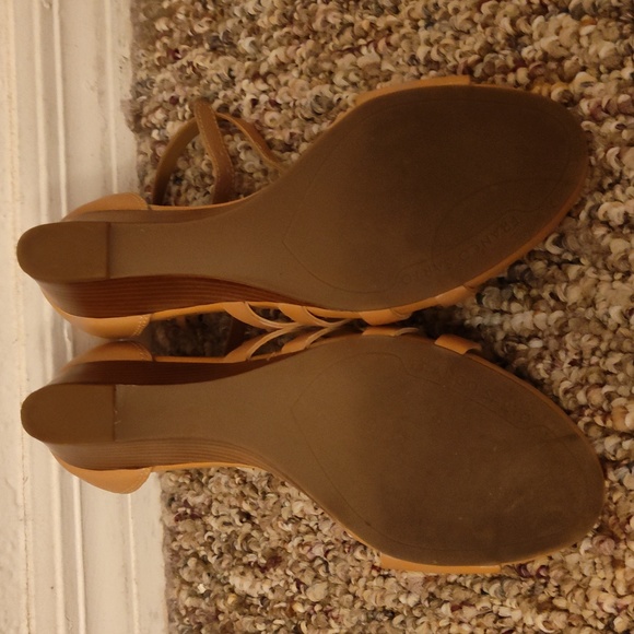 Shoe - Picture 4 of 4